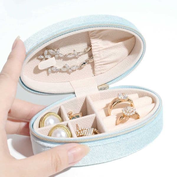 Oval Velvet Jewelry Box Vintage Mini Portable Ring Earrings Necklace Storage Display Box Travel Zipper Jewelry Packaging Box Z260306