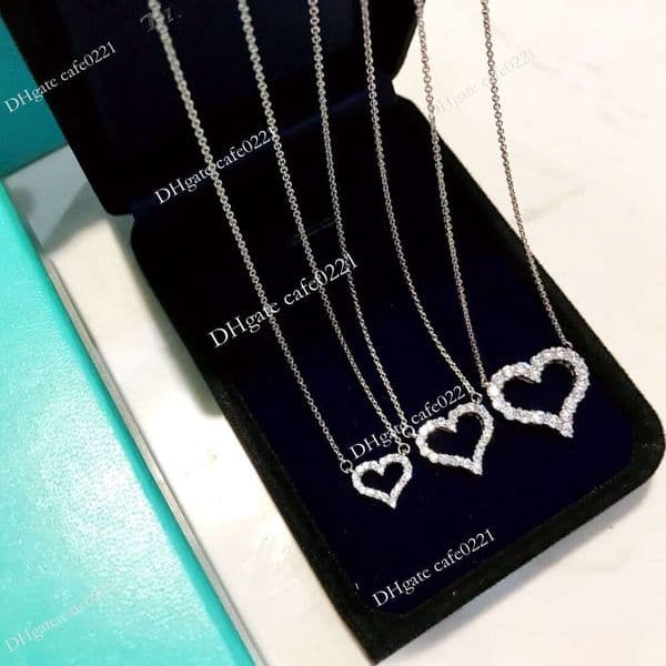 Fashion Necklace Designer Necklace V-gold Finely Crafted Full-diamond Heart Necklace For Women Real Gold Plated Women Jewelry Earrings Bracelet Set Nice Gift