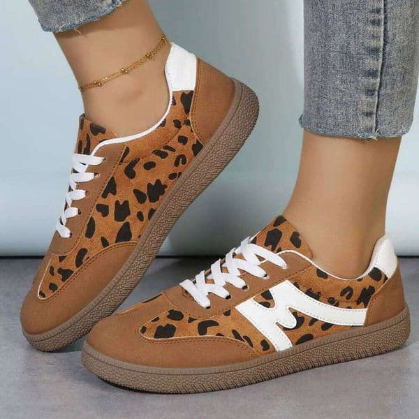 2025 Spring/autumn New Flat Loafers Comfortable Slip on Soft Sneakers Lightweight Outdoor Shoes for Women