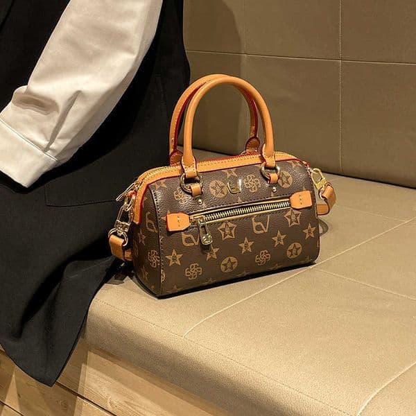 Designer Bowling Bag Women's New Fashionable Boston Pillow Bag Luxurious High-Capacity Tote Bag