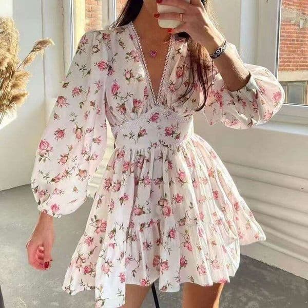 In stock: New European and American spring women's fashion, foreign trade style, sweet printed V-neck lace short dress