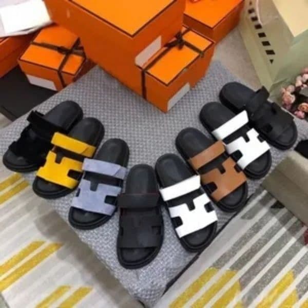 Slippers Chypre Sandal Designer Sliders Flip Flops Flat Sandals for Beach Comfort Calfskin Leather Natural Suede Goatskin in Brown Black for Mules Women Men