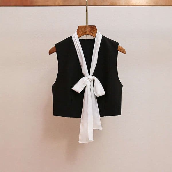 2026 autumn new French elegant social pleated color blocked bow V-neck women's short vest