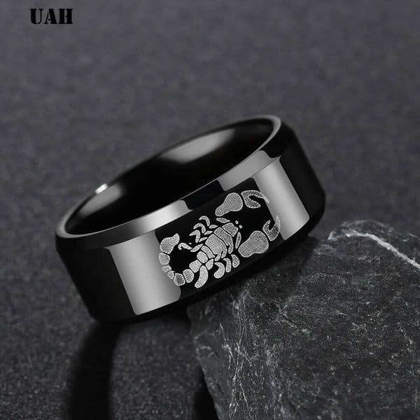 UAH Punk Male Retro Ring Scorpion Pattern Stainless Steel Titanium Rings for Men Jewelry