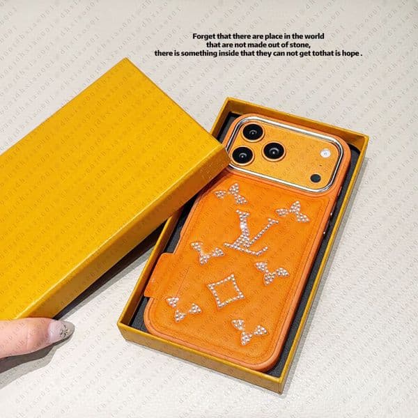 Luxury Wrist Strap Phone Case For iPhone 17 Pro Max 16 15 14 13 Pro Max 12 11 Pro X XR XS Max 14Plus Case Brand Metal Chain Mobile Cover