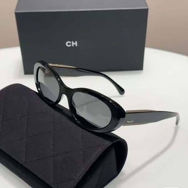 Luxury designer sunglasses women men classic and stylish versatile perfect for outdoor driving with UV400 sun protection a travel essential Box optional