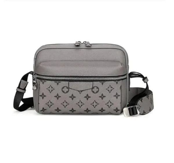 2026 New Designer Handbag Men's Leather Outdoor Messenger Bag Men's Crossbody Bag Luxury Designer Bag Pocket Multi-bag Fashion Messenger bag