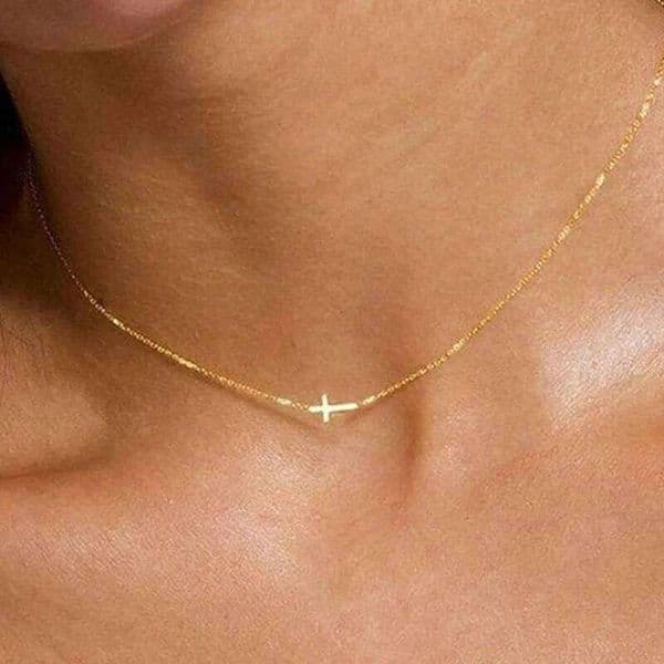 A Strip of Exquisite Fashion Stainless Steel Cross Necklace Suitable for Women's Clavicle Chain Jewerly Accessory Daily Wear