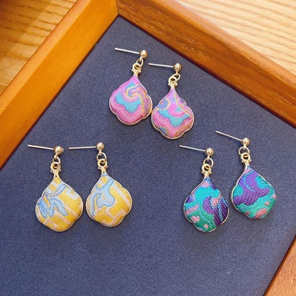 Fashionable Chinese Style Earrings With Pure Handmade Fabric Simple Antique Style Petal Earrings And Exquisite Gifts