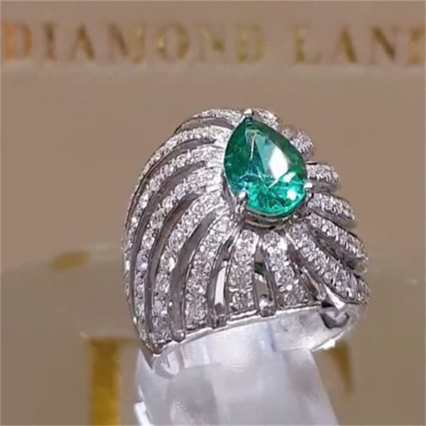 925 Sterling Silver plate Exaggerated Water Drop Shaped Emerald Ring Shining Hollow Spider Web Green Zircon Ring Women's Engagement Wedding Ring