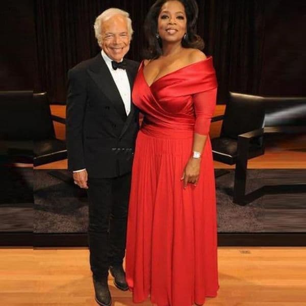 Plus Size Red Oprah Winfrey Off Shoulder A Line Evening Dresses 1/2 Sleeves Ruched Chiffon Mother of the Bride Dress Formal Dress Gowns M01