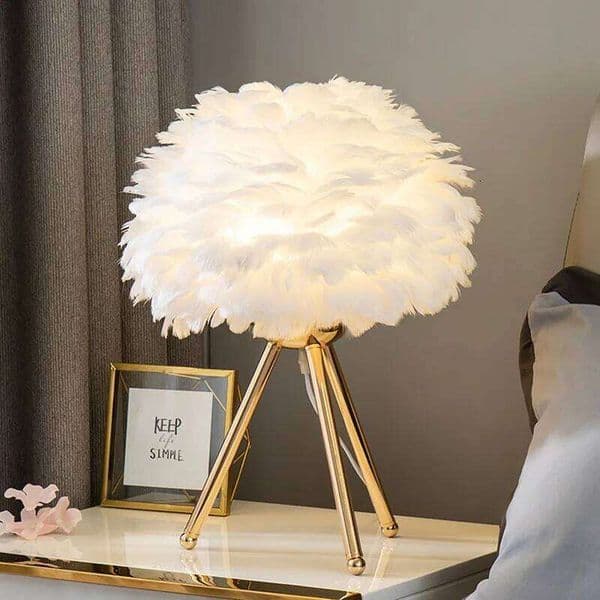 Modern Feather LED Lamp Simple Bedside Lving Coffee Decorative Living Room Decoration Metal Stand Table Lights 26W0310