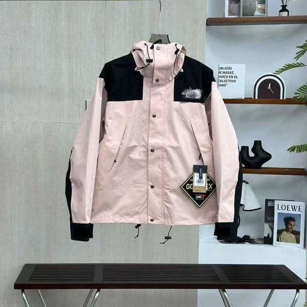 Classic American Version 3-in-1 Outdoor Waterproof Windproof Jacket for Couples Versatile for Mountaineering and Trekking S26310