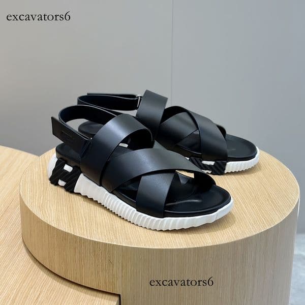 Designer slippers H brand new genuine leather cross-strap sandals for men, breathable, thick-soled, non-slip beach shoes