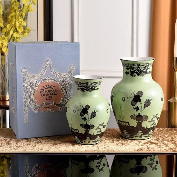 2 Pieces of Italian 1735 Italian Oriental Series Ink Creative Home Entrance Ornaments Ceramic Desktop Vases