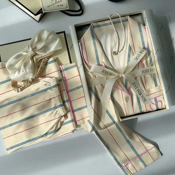 Contrast-Striped Ice-Silk Pyjamas for Women Spring/Autumn Season Long-Sleeved Lightweight Style Womens Fashionable Homewear Set X260311