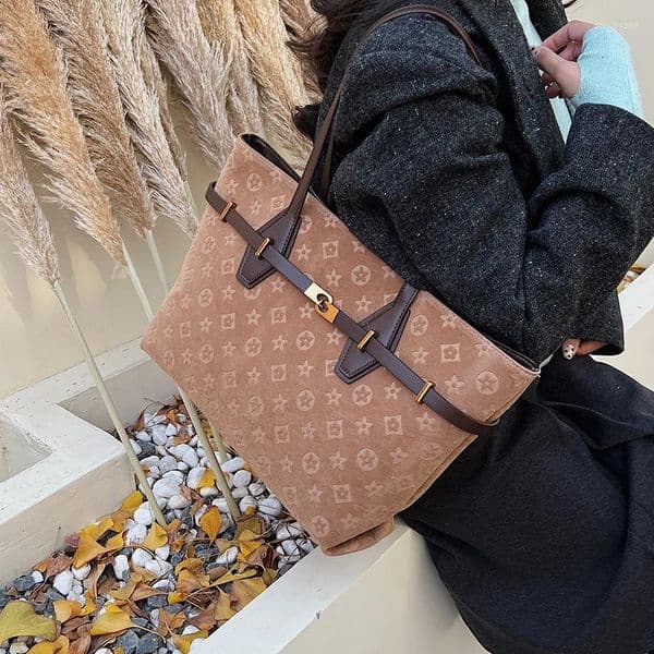 Shoulder Bags Classic Elegant Handbags Leather Ladies Crossbody Bag Versatile And Chic For Evening Events