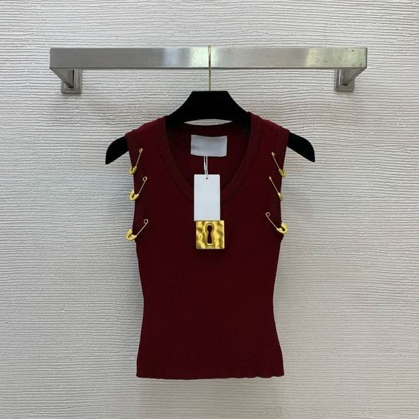 master quality ss667 New Spring/Summer Style: Slim Fit Knitted Vest Top with Gold Brooch Decoration (One Size: Shoulder Width 27cm, Bust 60cm, Length 48cm)