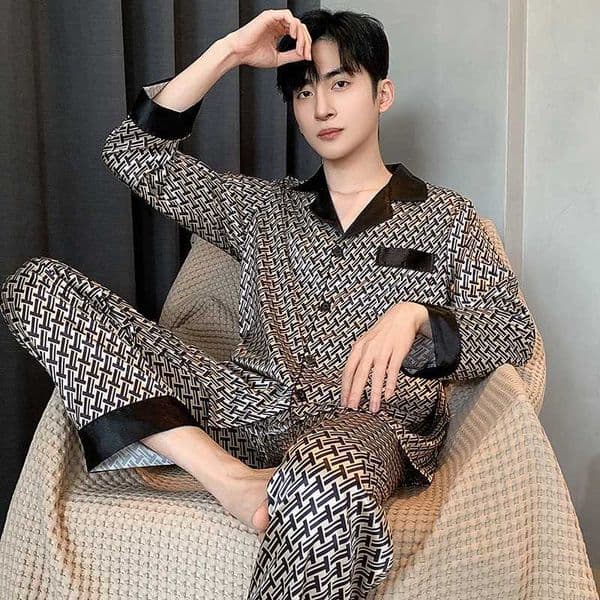 Pajamas Men Spring Summer Thin Ice Silk Luxurious Loose Fitting Home Wear Suit Male Satin Pyjamas Set Night Pajamas Set Men X260311