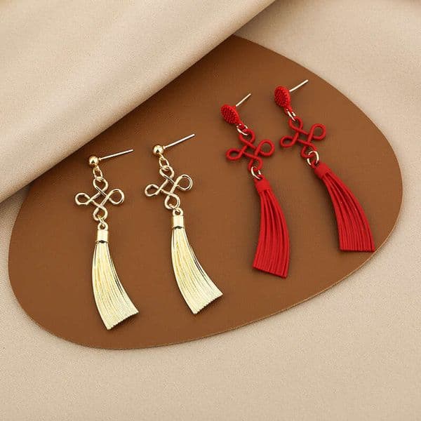 Silver needle red Chinese knot festive fashionable for the New Year, long style earrings, trendy unique, versatile and stylish
