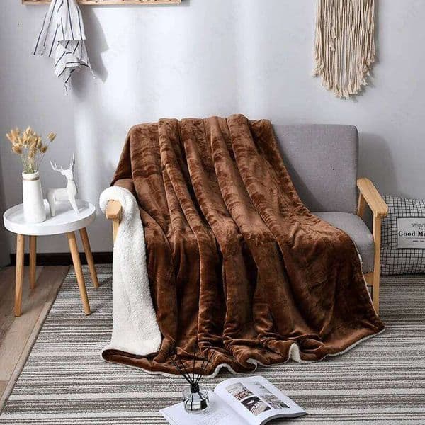 Lamb Wool Flannel Blacket Nordic Light Luxury Style Quilt Double Layer Thickened Blanket for Bed Bedroom Living Room S26