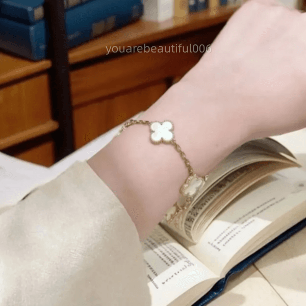 bracelet clover bracelet designer jewlery for women luxury jewelry tennis bracelet Luxury Women's Designer Clover Bracelet - Elegant Tennis Style Jewelry