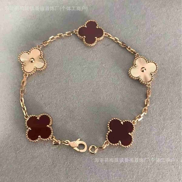 Designer Jewelry Vaney cleef Clover bracelet that doesnt fade V-gold natural red agate with laser detailing light bracelet thickly plated with 18k rose gold