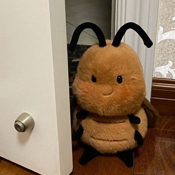 Cute and smirky Xiaoqiang plush doll big cockroach doll creative rag doll toy funny ugly cute doll Z260528
