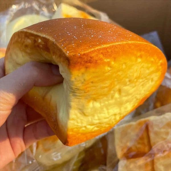 Squishy Triangular Cheese Bread Cubes Squeeze Toy Scented Soft Slow Rebound Realistic Bread Fidget Toy for Anxiety Decompress H260313