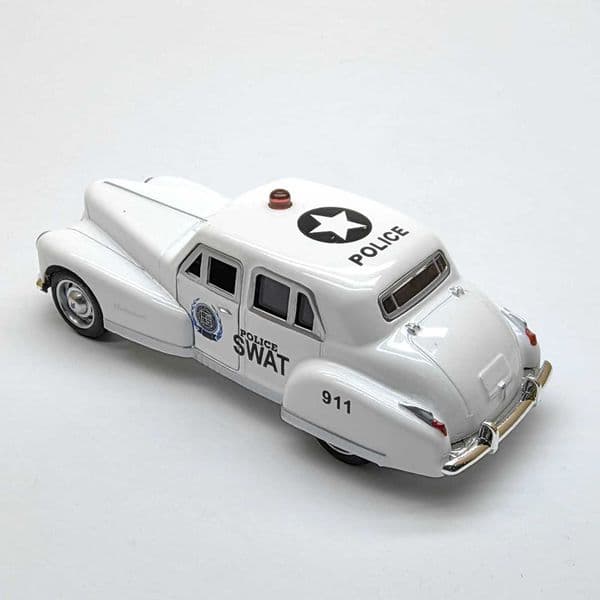 Alloy Classic American Vintage Car Model with Realistic Simulation Pull-back Function and Openable Doors a Childrens Toy Car X260313