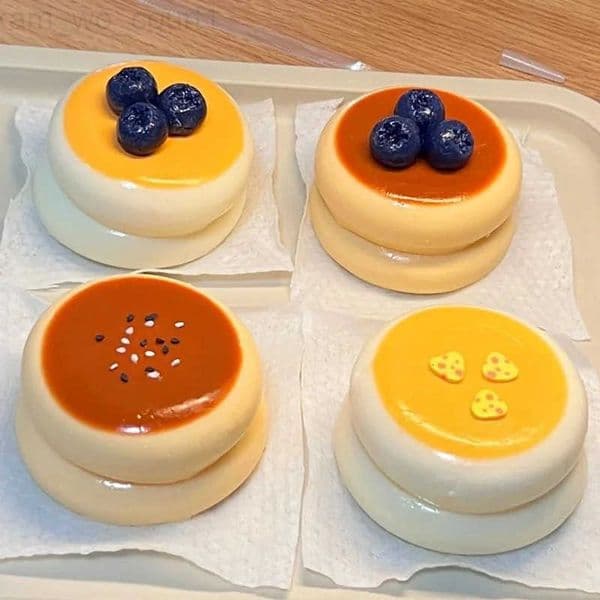 NEW Artificial Mochi Fruit Bread Cake Dessert Strawberry Blueberry Souffl Cream Popping Fiddy Toy Girl Cute Squishy Kids Gift H260313