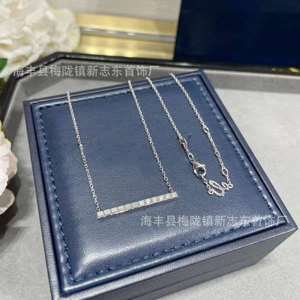chopardies necklace Designer Jewelry Ice Cube Necklace for Women CNC Inlaid with Diamonds Geometric Square Pendant Niche Luxury Fashion Clavicle Chain