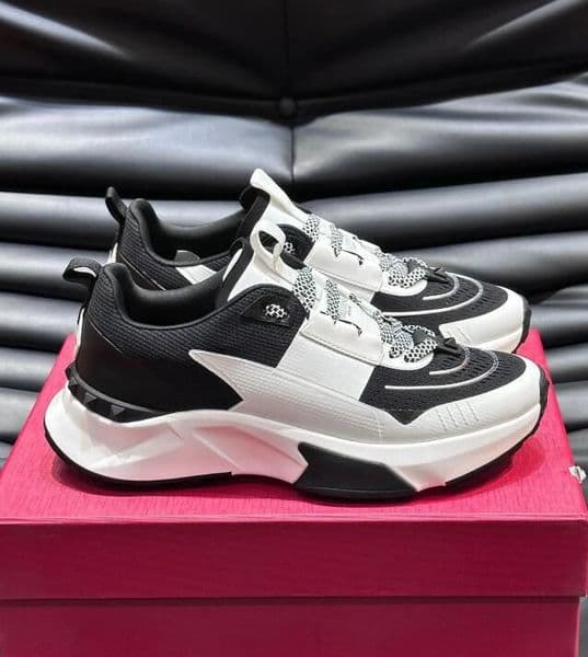 Italy Brand True Act Low-top Men Sneaker Shoes Mesh Fabric Trainers with Studs High Quality Platform Sole Casual Walking EU38-46
