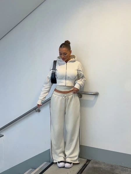 Womens longsleeved cropped sweatshirt womens hoodie and pants twopiece set suitable for autumn winter clothing 260312