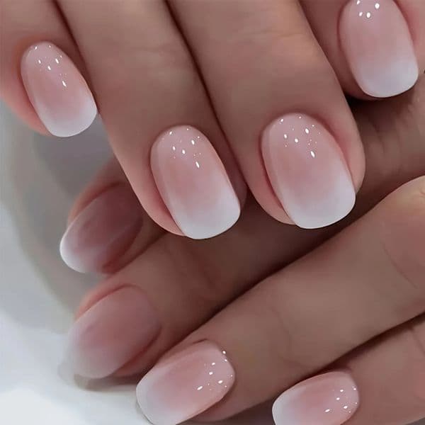 24 pieces of French-style press-on nails fashionable nail stickers paired with 1 piece of jelly glue and 1 nail file 260304