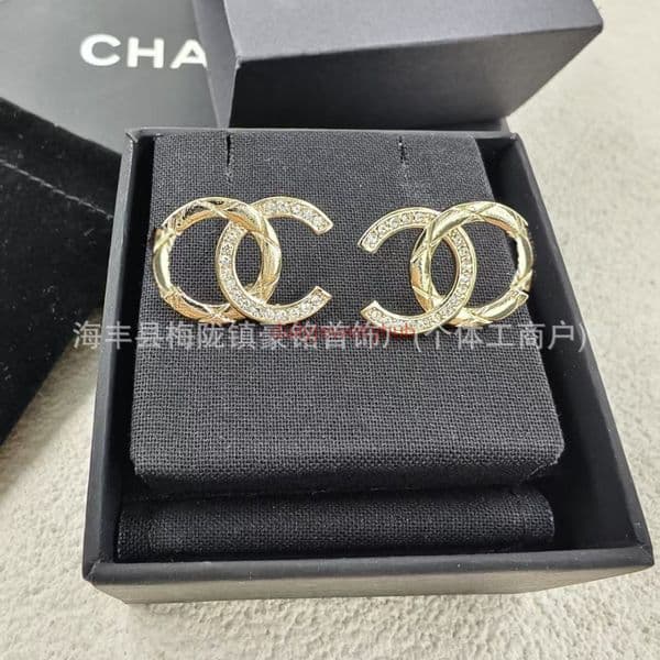 cc earring jewerly designer for women Half diamond rhombus light-colored stud earrings fashionable diamond-embellished channels TSVQ