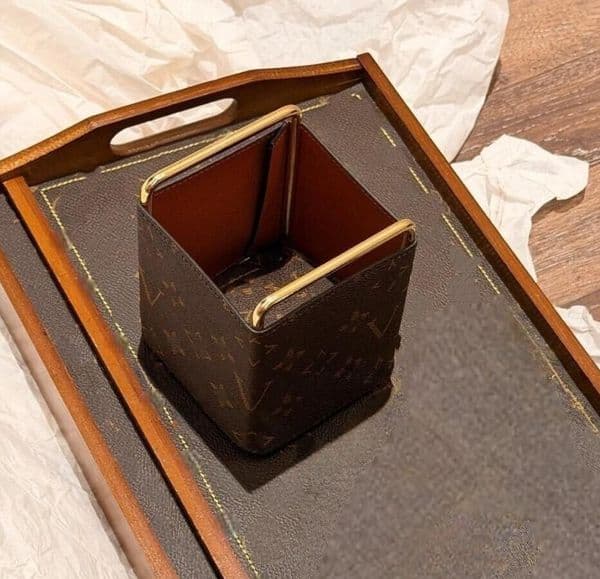 Wholesale 2026 Designer Old Flower Letter Logo Leather Stationery Pen Office Desktop Item Box Student Teacher Learning Supplies Storage Holder woman Free Shipping