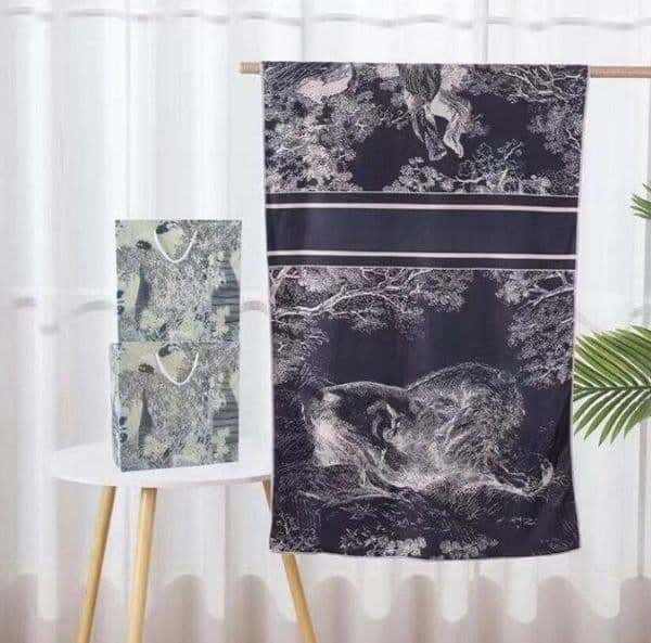 Vintage luxury Towel black classic letter logo Beach towel bath towels designer fashion brand bath bathroom products absorbent long square towels
