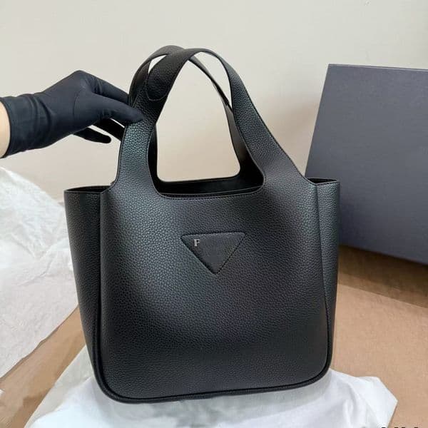 Handbag new high-end texture niche bag fashionable commuting casual versatile shoulder crossbody bag fashionable bucket bag