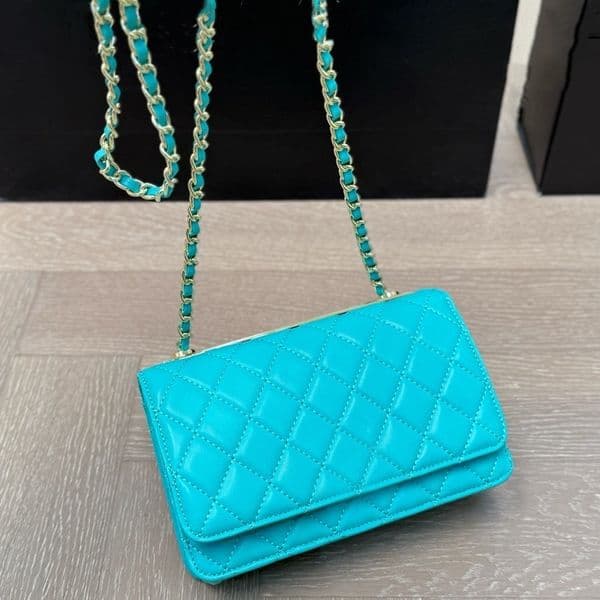 Luxury Wallet Envelope Bag Ladys Makeup Bags Shoulder Bags Genuine Leather Purse Checkered Pattern Gold Hardware Metal Matelasse Chain Handbag Crossbody Bags 19cm