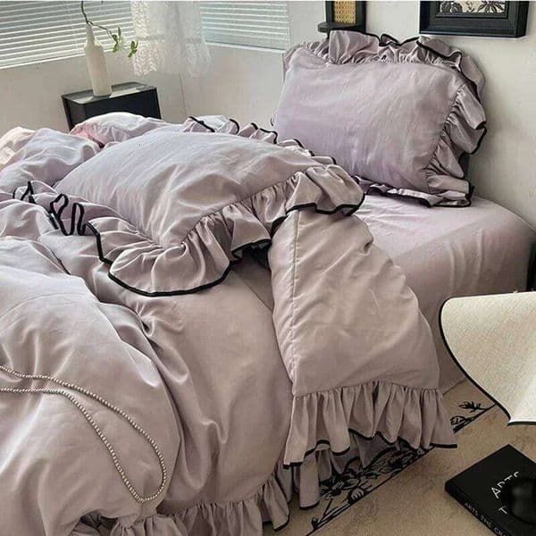 Summer Washed Satin Silky Bedding Set of 4 Pieces Princess Style Lace Bedclothes for Adults Solid Color Cooling Comforter Sets 26H0316