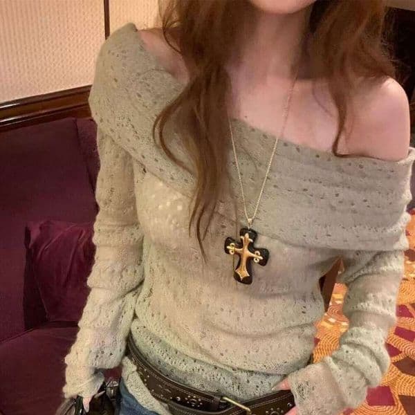 Sweet And Cool Y2k Retro Cross Pendant Necklace For Women High-end Long Sweater Chain Light Luxury Choker