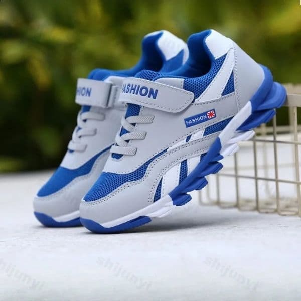2026 New Boys Fashion Trend Low Top Thick Sole Casual Sports Shoes Autumn Style Childrens Comfortable Platform Chunkysneakers 260317 Designer