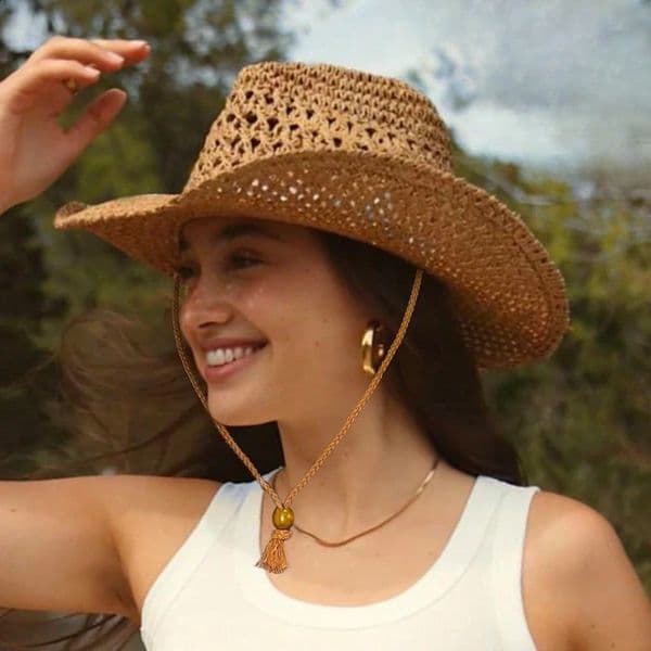 Summer Beach Sunscreen Panama Straw Cap With String Classic Hollow n Paper Straw Western Cowboy Hats 260312