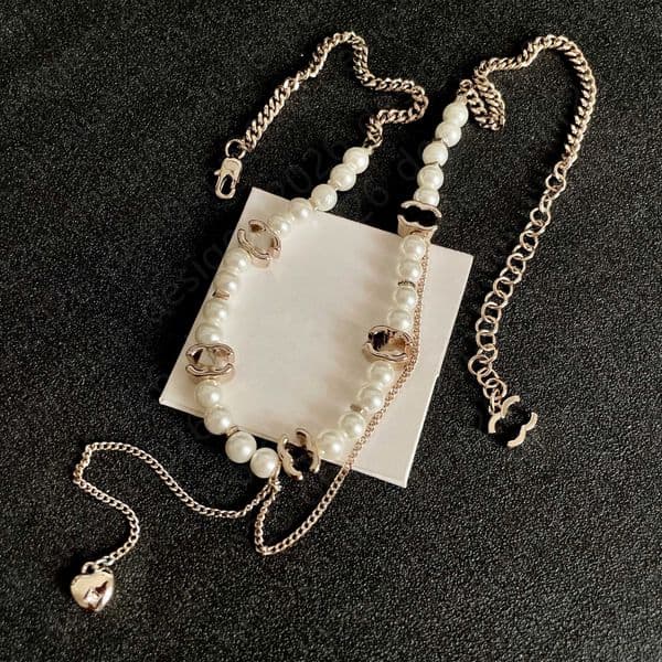 necklace designer for women chain luxury jewelry pearl necklace diamond metal chain design with letter pendant perfect for Valentines day made of stainless steel