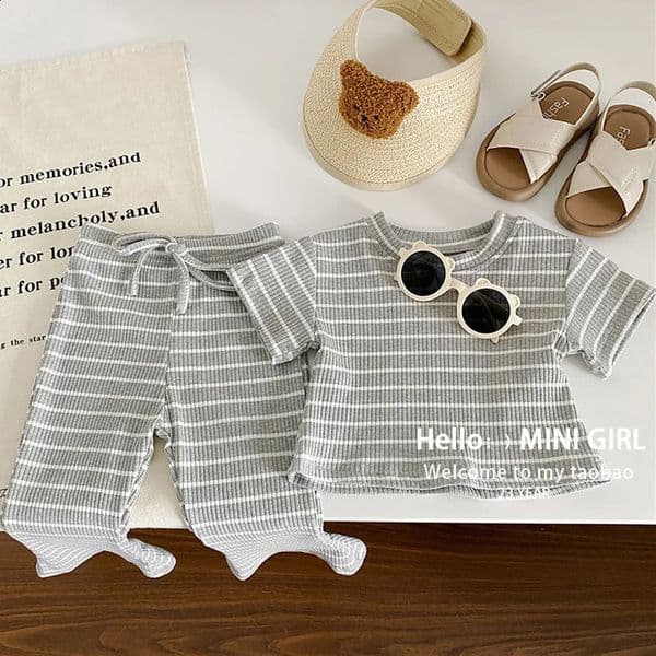 Summer Girls Fashion Striped Sets Childrens ShortSled Round Neck Top Trousers Suit Baby Casual TwoPiece Clothing 28Y 260520J260528