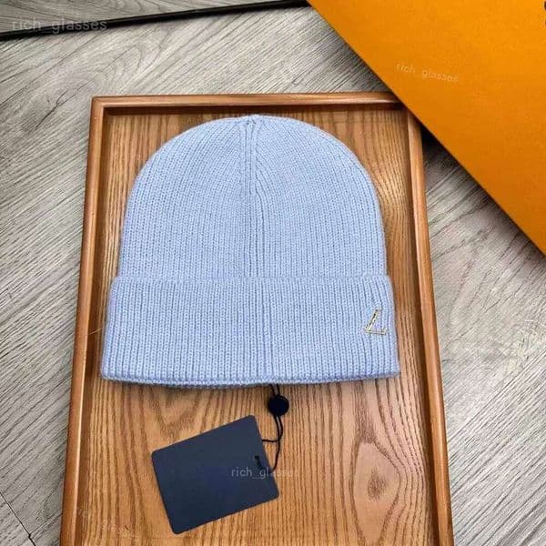 Black Acrylic Knit Beanie Designer Beanie Warm Soft Stretchy Beanies for Men Women