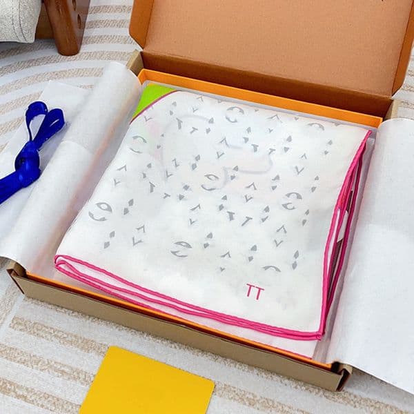 Silk Cherry Scarf Designer Women Boutique Square Headscarf Shawl Work Outgoing Charm Gift Neck Ring Scarf Luxury New Scarves 90x90cm
