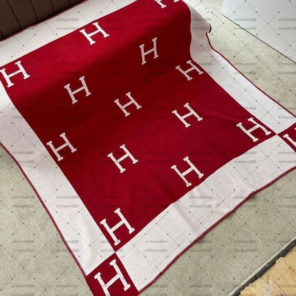 Designer Blankets Bed Covers H-letter Blanket Shawls Cover Blankets For Sofas Nap Comfort Color Combinations Y260525