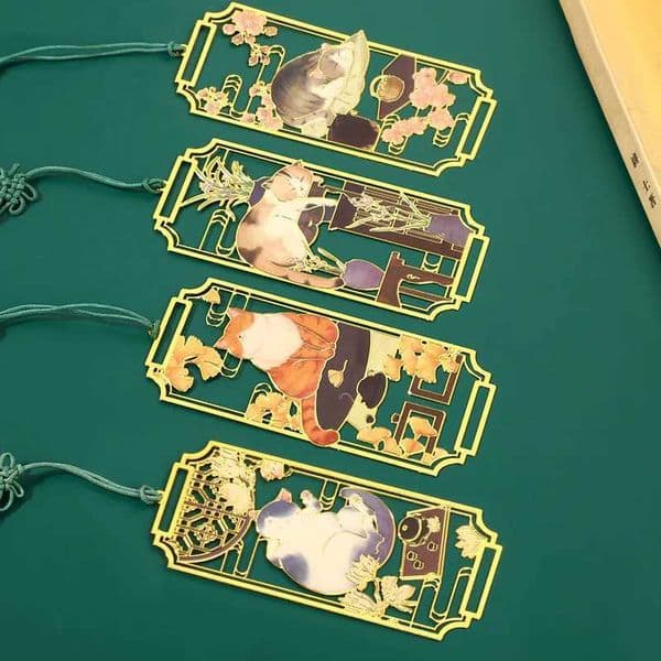 Chinese-Style Metal Bookmark with Cat and Green Tassel Exquisite Hollow-Out Brass Bookmark Stylish Reading Accessories For Book L260529